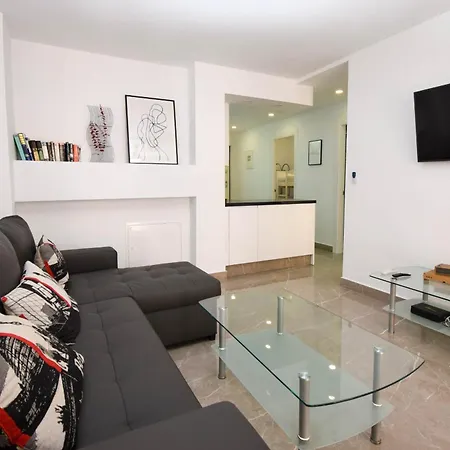 Ref 302 Front In Popular Riverina Appartement *